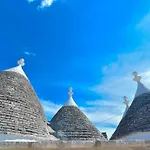 Trulli Colebe Con Piscina ヴィラ マルティナ・フランカ