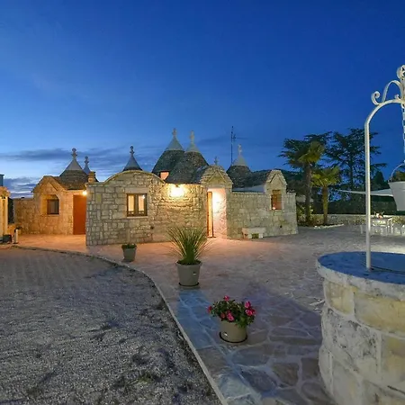 Trulli Colebe Con Piscina فيلة