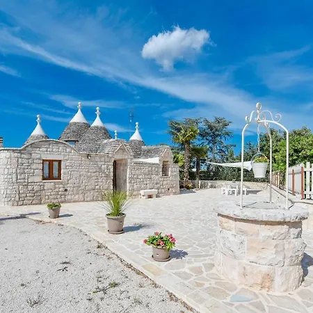 Trulli Colebe Con Piscina فيلة