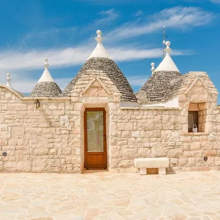 Trulli Colebe Con Piscina فيلة