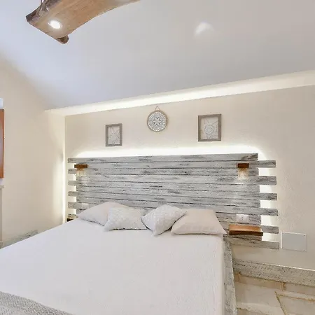 فيلة Trulli Colebe Con Piscina *