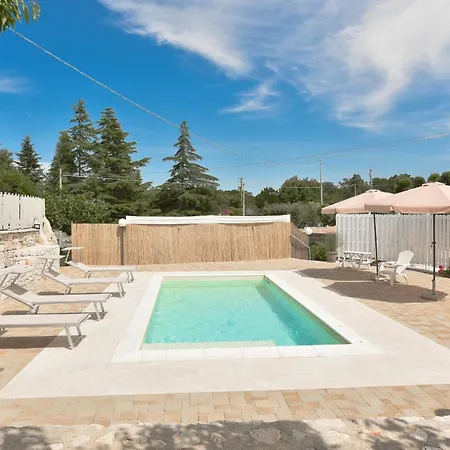 Villa Trulli Colebe Con Piscina