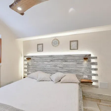 Villa Trulli Colebe Con Piscina *