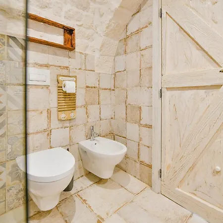Trulli Colebe Con Piscina