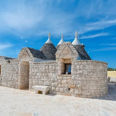 Trulli Colebe Con Piscina Villa