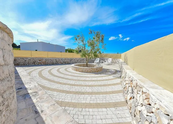 Trulli Colebe Con Piscina *