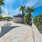 Trulli Colebe Con Piscina *