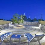 Trulli Colebe Con Piscina *
