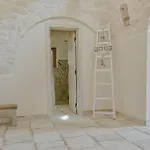 Trulli Colebe Con Piscina *