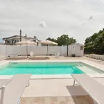 Trulli Colebe Con Piscina וילה