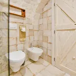 Trulli Colebe Con Piscina