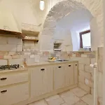 Trulli Colebe Con Piscina וילה