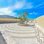 Trulli Colebe Con Piscina וילה