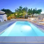 Trulli Colebe Con Piscina