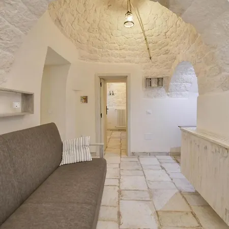 Trulli Colebe Con Piscina Βίλα