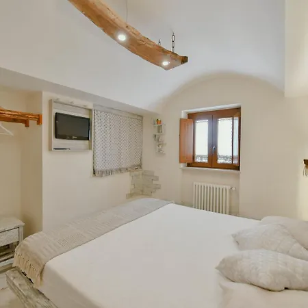 Trulli Colebè Con Piscina