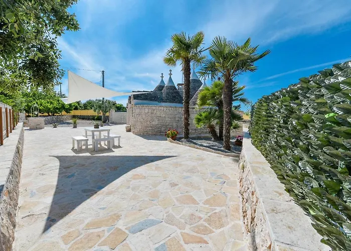 Trulli Colebe Con Piscina *