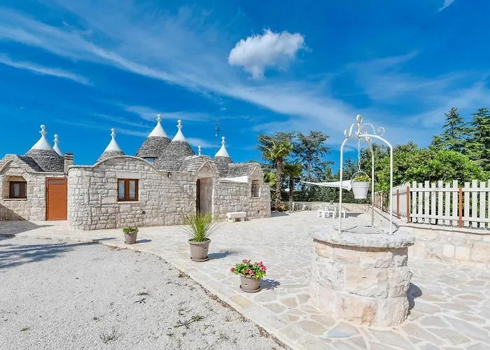 Trulli Colebe Con Piscina וילה