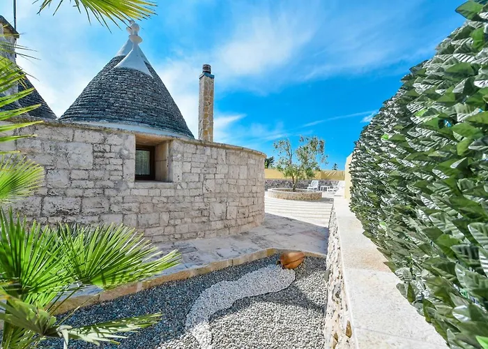 Trulli Colebe Con Piscina וילה