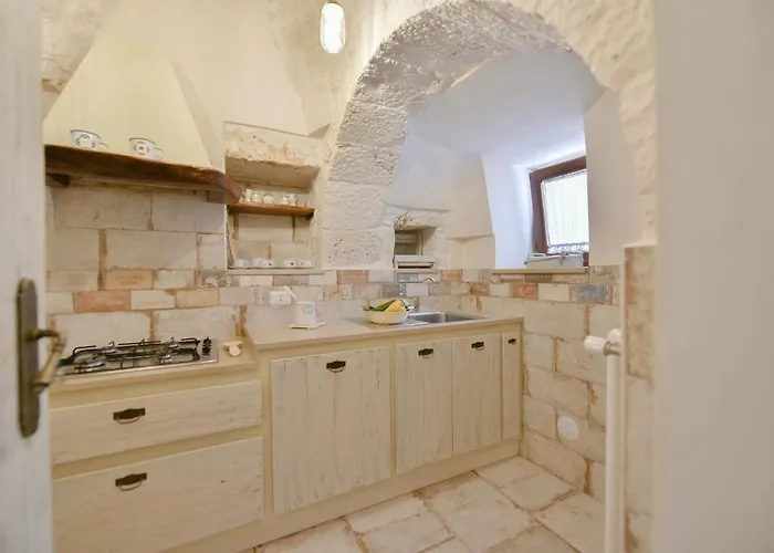 Trulli Colebe Con Piscina Martina Franca