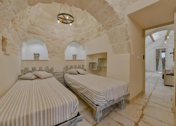 Trulli Colebe Con Piscina * Martina Franca